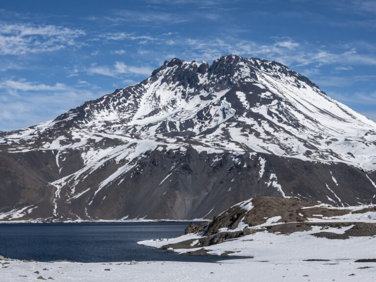 Senapred convoca reunión ante escenario de riesgo en el volcán Planchón-Peteroa