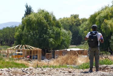 Municipio solicita resguardo policial para operativo que busca demoler viviendas de la toma Dragones Sur