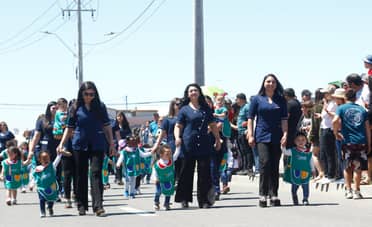 Comunidad de Santa Fe realizó tradicional desfile con alta concurrencia