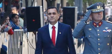 Alcalde llamó a diputado Pulgar a ser “más humilde” tras impasse en desfile de aniversario de Curicó