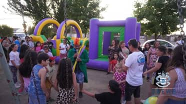 El recorrido navideño de la Fundación Drews que inundó de alegría a Curicó