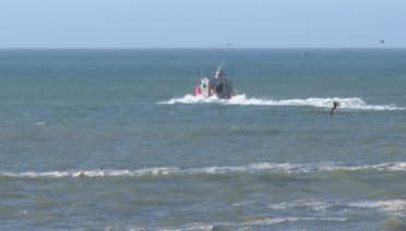 Un padre y sus dos hijos fueron arrastrados por el mar: se encuentran desaparecidos