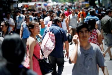 Estudio revela que personas que se declaran "de derecha" en el país alcanza su máximo histórico