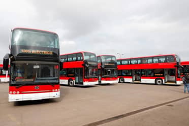 ¿Y en regiones? Transportes anuncia moderna flota de buses para Santiago