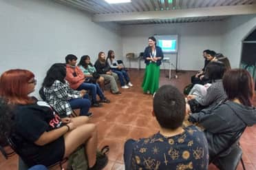 Municipio de Curicó realizó taller de intervención psicológica para jóvenes