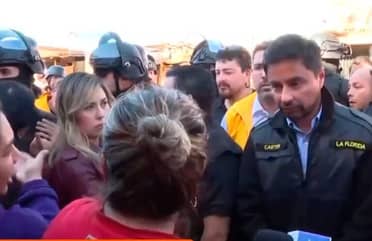 Alcalde Carter es agredido a piedrazos durante desalojo de toma en La Florida