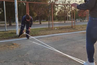Diputada Mercedes Bulnes lidera jornada de voluntariado para restaurar cancha de La Costanera de Talca