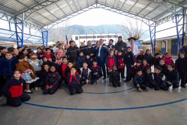 Escuela de Rauco inauguró renovación de infraestructura deportiva financiada por el Gobierno