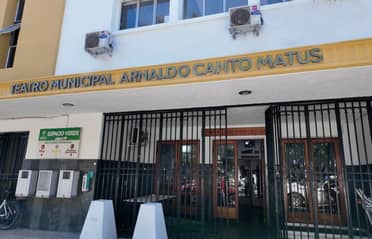Teatro Municipal de Molina exhibe nuevo nombre en honor a Arnaldo Canto Matus
