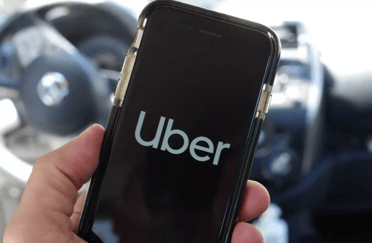 Sujetos se hicieron pasar por pasajeros para asaltar a conductor de Uber en Romeral