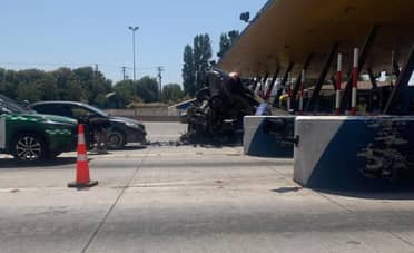 Trágico siniestro en Buin: Joven rancagüino fallece tras impactar vehículo contra peaje