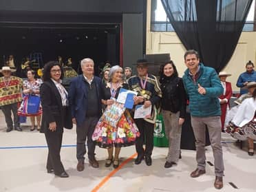 Tomás Dote y Eliza Quiroz ganan el Campeonato Comunal de Cueca del Adulto Mayor en Curicó