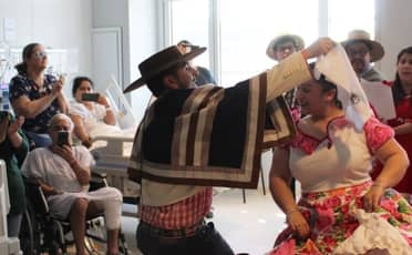 Hospital de Curicó celebra Fiestas Patrias con "Sanar con zapateos"
