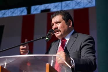 Alcalde exige mayor resolutividad: Pide escáner y mamógrafo para el futuro hospital de Licantén
