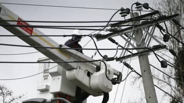 Electrodomésticos inservibles y cuentas millonarias: El drama del bajo voltaje en sectores rurales de Rauco