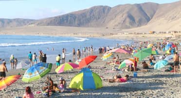 Dos adultos fallecen intentando rescatar a un niño en balneario de Chañaral