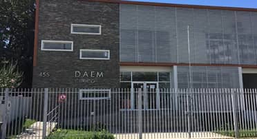 DAEM Curicó confirma separación de funciones de docentes por denuncias de acoso y detalla ausencia de polémico asesor