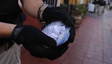 Operativo en Molina: PDI detiene a sujeto por microtráfico e incauta drogas y armamento