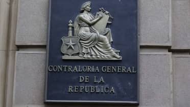 Contraloría exige reubicar a alumnos expulsados por violencia en liceos emblemáticos