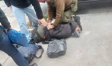 Carabineros de civil detienen a sujeto tras robo a óptica y persecución en el centro de Curicó
