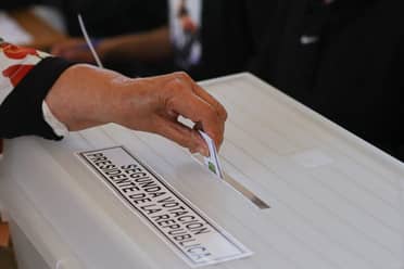 Fin del feriado irrenunciable en elecciones: Proyecto avanza al Senado