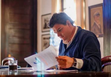 Alcaldes buscan eximir pago de contribuciones a quienes ganan menos de $3 millones