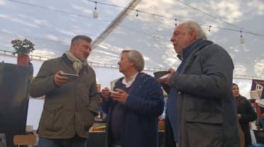 Alcalde de Ñuñoa visita la Feria de los Caldos de Curicó destacando alianza estratégica