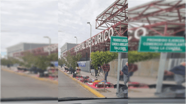 Alcalde Bordachar abre la posibilidad para regularizar a grupo de vendedores ambulantes en cercanías del Hospital de Curicó