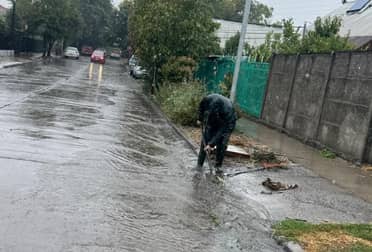 Municipio de Curicó intensifica labores preventivas ante sistema frontal que dejaría 100 milímetros de lluvia
