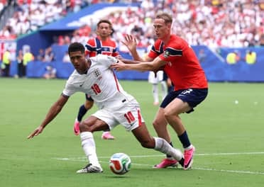 Bellingham brilla con doblete y clasifica a Inglaterra a semifinales del Mundial