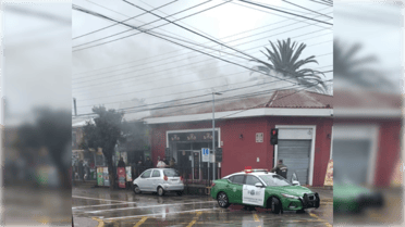 Incendio consume local de comida en pleno centro de Romeral