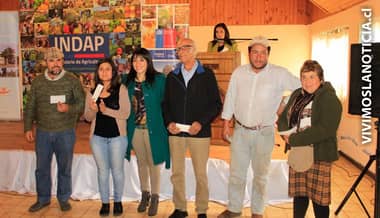 [FOTOS] INDAP entrega incentivos económicos a agricultores de Teno