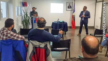Capacitan a leñeros de Curicó sobre programa de descontaminación