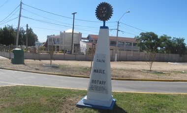 Erigen monolito rotario en ingreso a la comuna de Maule