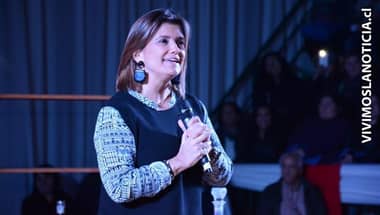 [FOTOS] Mil 200 personas participaron de la charla de Pilar Sordo en Molina