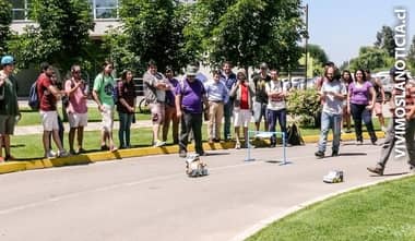 Proyecto tecnológico culminó con carrera de autos en miniatura