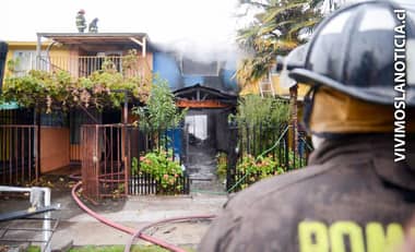 [FOTOS/VIDEO] Explosión de cilindros de gas causó voraz incendio en Molina