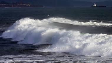 Alerta Preventiva por marejadas en la costa chilena se prolongará hasta el miércoles