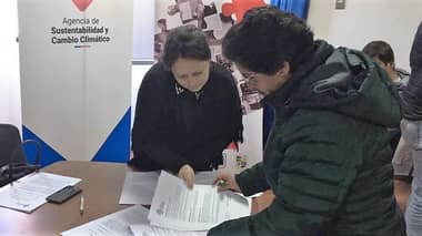 Empresarios vitivinícolas, frutilleros y de turismo de Cauquenes avanzan en tecnologías limpias