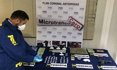 PDI detiene a padre e hija con más de un millón de pesos en drogas y armas