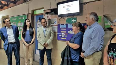 Donan valioso televisor para Cesfam Colón