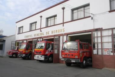 Municipio de Curicó entregó subvención de $40 millones al Cuerpo de Bomberos