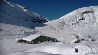 Fijan horarios para subir a la nieve