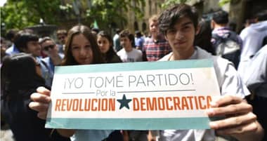 Cervezas, bidón de vino y pisco: Servel exige a RD devolver gastos en bebidas alcohólicas