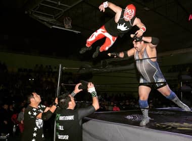 La Lucha Libre NSF fue protagonista durante el aniversario 183 de Lontué