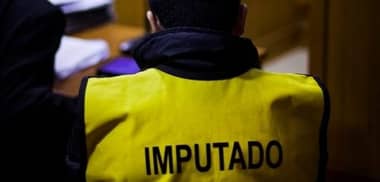 Formalizan a hombre que intentó degollar a su abuela y a una tía en Molina