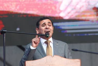Alcalde de Curicó criticó al Banco Santander por no apoyar la Fiesta de la Vendimia