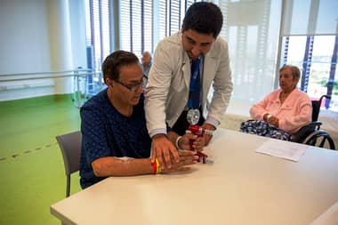 Congreso aprobó Ley de atención preferente de salud para personas de la tercera edad
