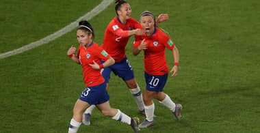 Javiera Grez fue protagonista en primer triunfo de Chile en un Mundial Femenino