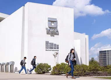 Universidad de Talca anunció sueldo mínimo de $500 mil y reducción de remuneraciones para altos cargos